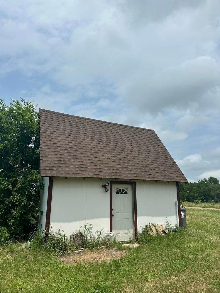 Roofing for H6 Roofing & Seamless Gutters in Weimar, TX