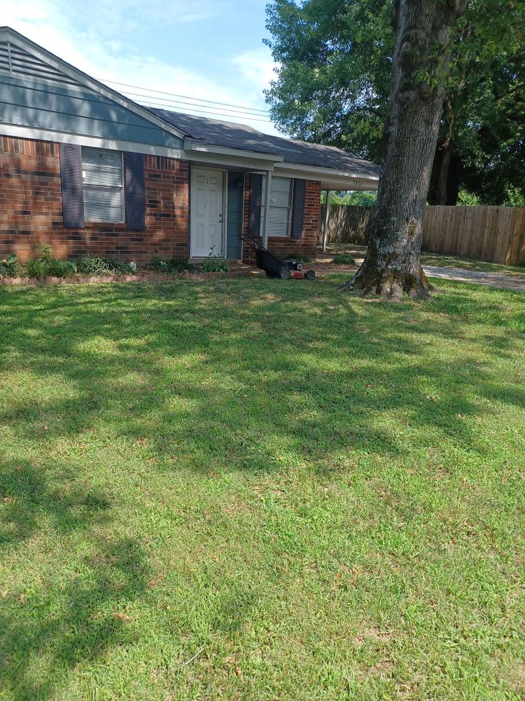 All Photos for The DUFF LAWN Service in Houston, Texas