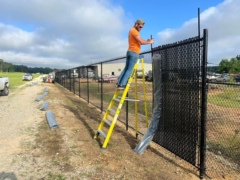 Custom Wooden Fences for Manning Fence, LLC in Hernando, MS