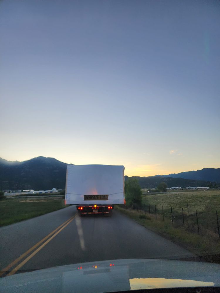 Specialized & Oversized Loads Escorts for Mountain Valley Pilot Car LLC in Canon City, CO