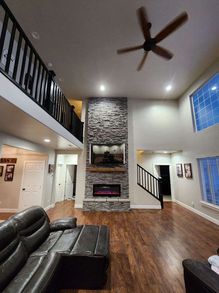 Thomas fireplace for Custom Valley Construction   in Sunnyside, Washington