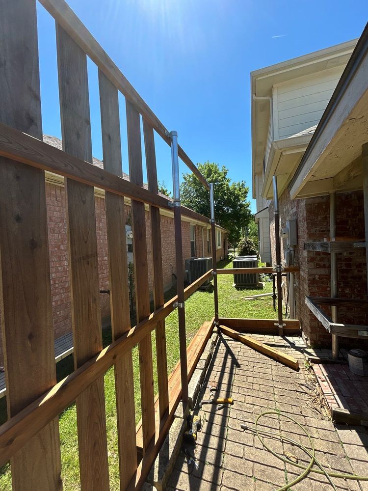 Fence for Blackstone Roofing & Construction LLC in Bells, TX