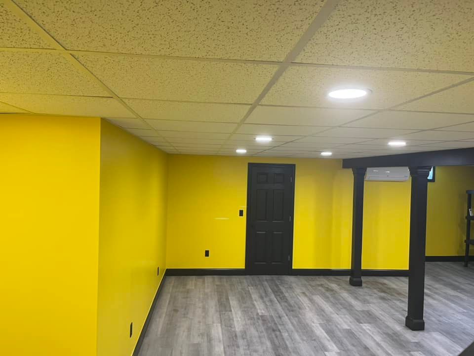 All Photos for Laura Mae Properties in Wolcott, CT