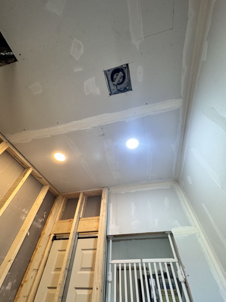 Steeleville bath for Dead Tree General Contracting in Carbondale, Illinois