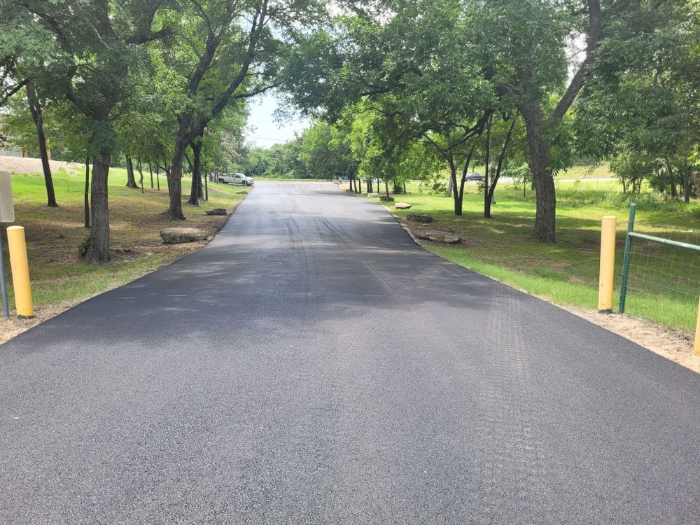 Blacktop for Integrity Construction  in Azle, Texas