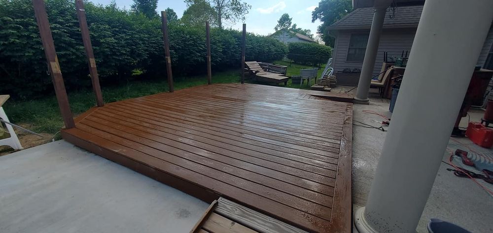 Queen's Deck for Dead Tree General Contracting in Carbondale, Illinois