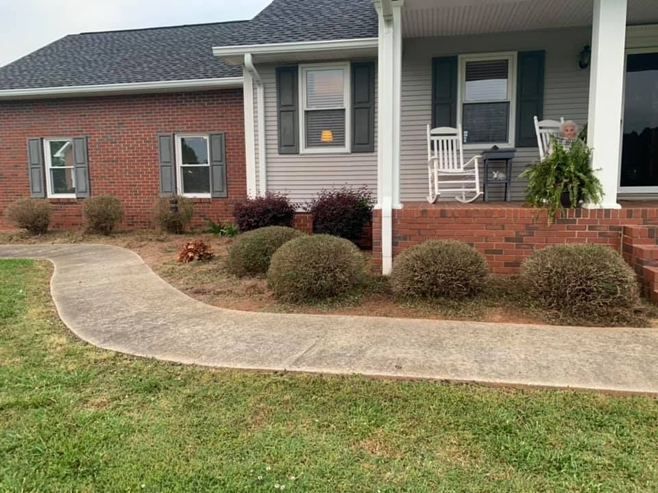 Landscaping for LC Lawn Care & Landscaping in Canon, GA