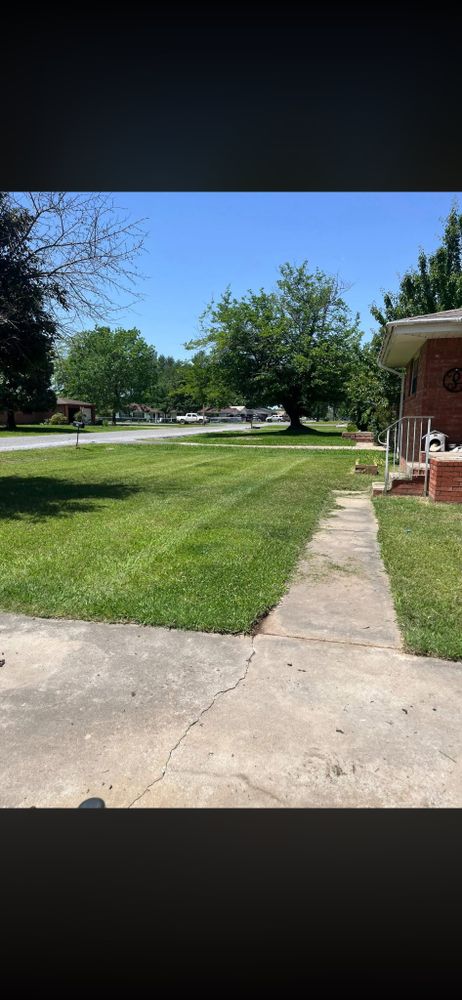Landscaping  for Zac’s Lawn and Landscaping in Fort Smith, AR