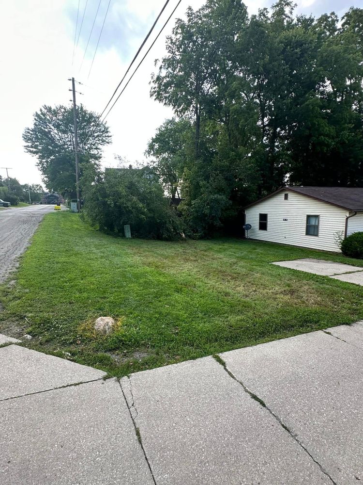 All Photos for FIRST CLASS GRASS LLC in Syracuse, IN