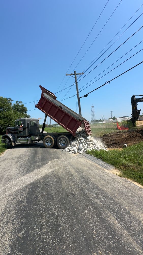 Trucking for Travis Excavating LLC in Olney,, IL