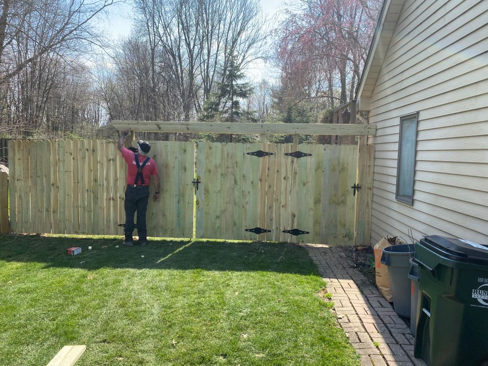 Wood fence for Castle Fence and Deck LLC in Medina, OH