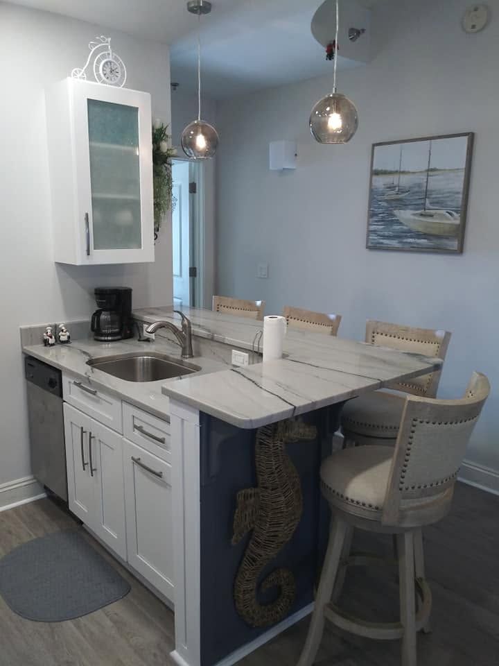 Seatree Cabinet Hardware & Supply Company  team in Panama City Beach, FL - people or person