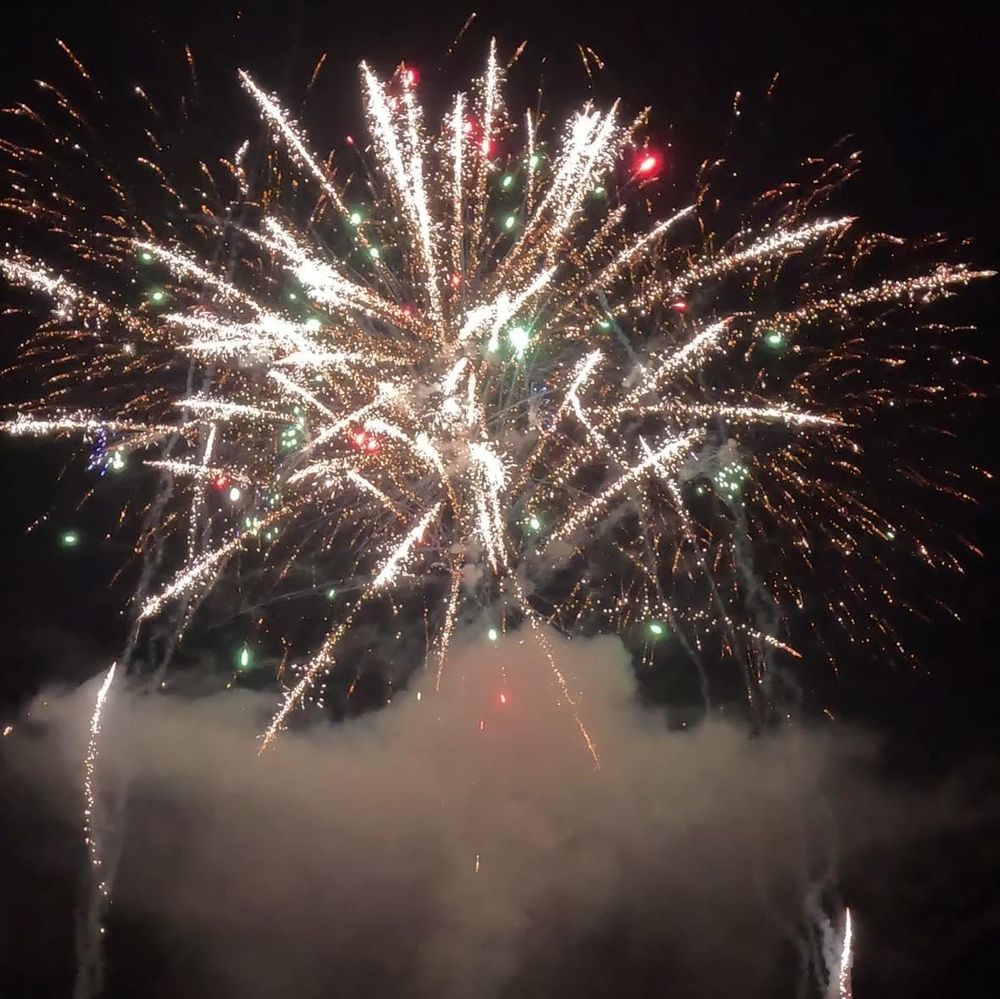 Choose us for your fireworks display to experience stunning visuals tailored to your home setting by our expert team ensuring safety and exceptional customer service for unforgettable moments under the stars. for Sky High Pyrotechnics & Fireworks Serving South Carolina, Georgia and Delaware. Wedding fireworks display company, Fourth of July fireworks display, gender reveal fireworks display, near me, Myrtle Beach Charleston Horry County Georgetown County. in Horry County, SC