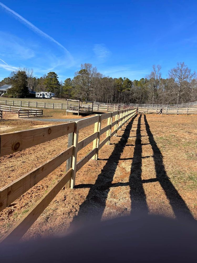 Fences for Browns' Fencing & Equipment in Fairmount, GA