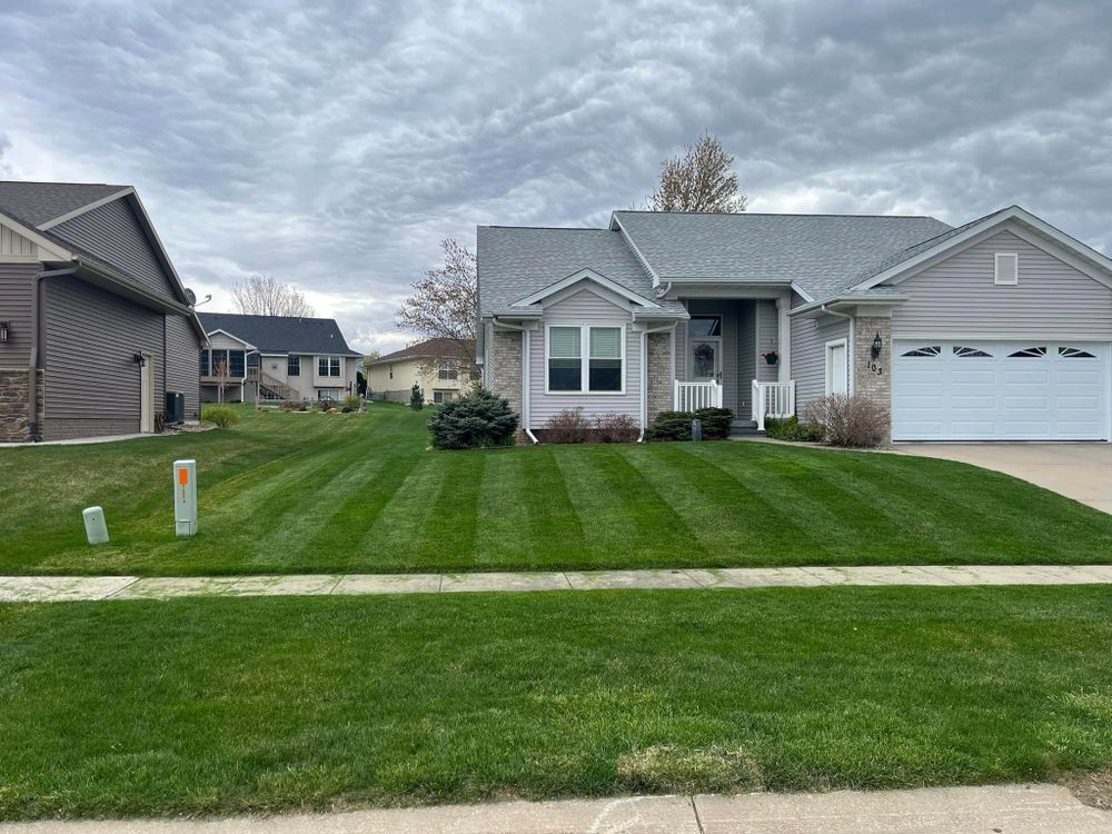 All Photos for Weeds Lawn Care & Landscaping LLC  in Hiawatha, IA