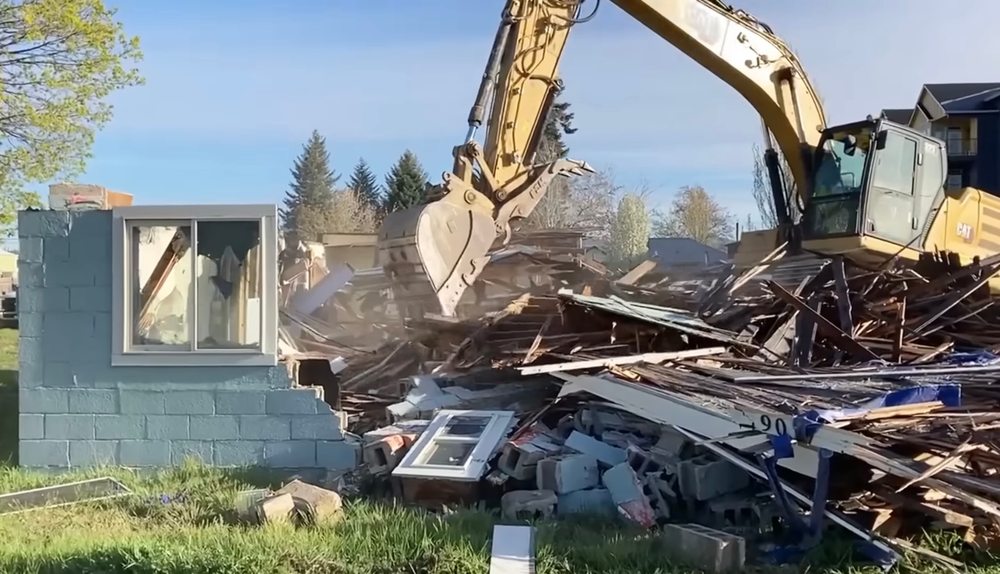 Transform your bathroom into a luxurious retreat with our expert renovation service. From modern upgrades to complete remodels, we create beautiful and functional spaces tailored to your style and needs. for Bright Future Construction in Tampa, FL