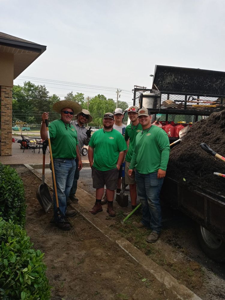 Adams Lawn Service & Landscaping, Inc. team in Shelbyville, TN - people or person