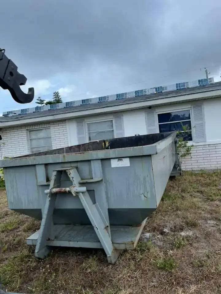 Dumpsters for Brevard Dumpsters in Palm Bay, FL