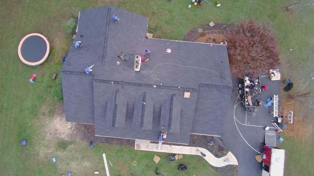 Paul’s Roofing and Exteriors team in Sparta, TN - people or person