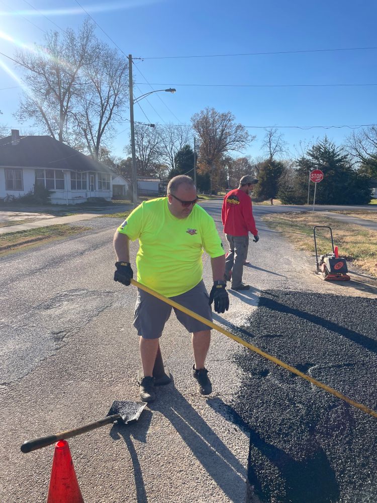 Asphalt Sealcoating for Clear Choice Asphalt Services  in Paducah, KY