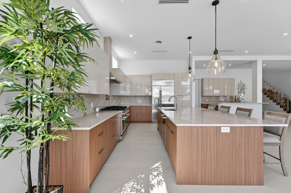 Kare Kitchen  team in Deerfield Beach, FL - people or person