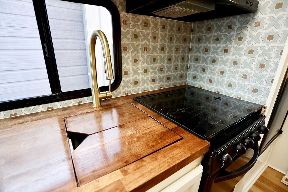 2018 Keystone Passport 2510RB for Mauka to Makai RV Renovations in Los Angeles, CA