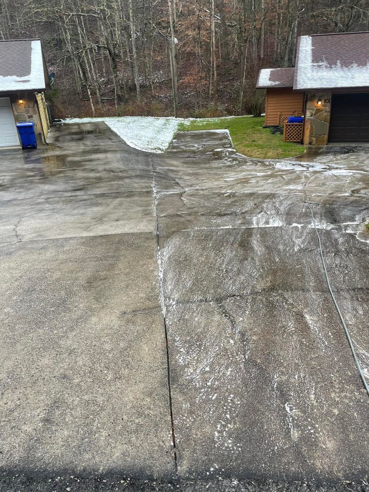 Driveways for Prestige Power Washing in Knoxville, Tennessee
