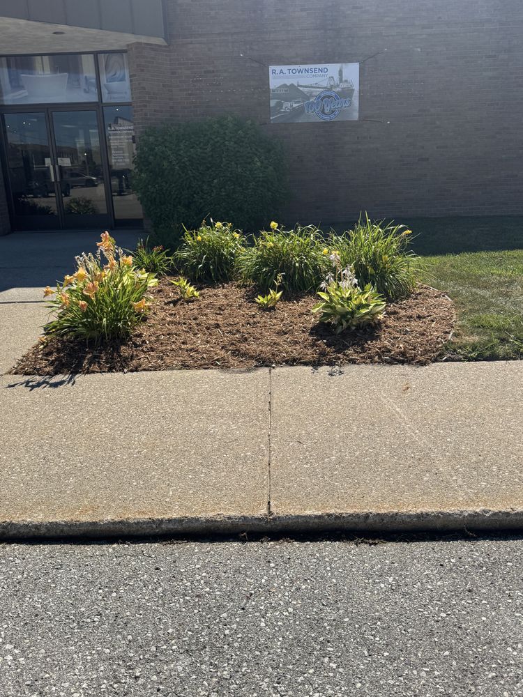 Landscaping Lawn Care for Daugherty's Tough Lawn Care in Essexville, MI