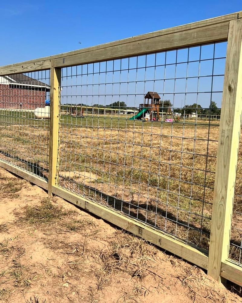 Decorative Wood Fencing  for Pride Of Texas Fence Company in Brookshire, TX