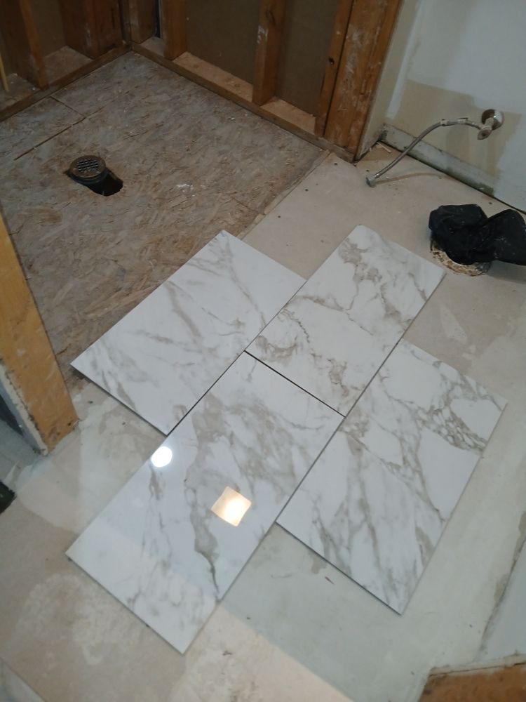 Makanda master and full bath for Dead Tree General Contracting in Carbondale, Illinois