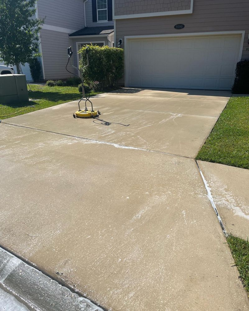 Home Softwash for Jacobs Pressure Washing and Services in Jacksonville, Florida