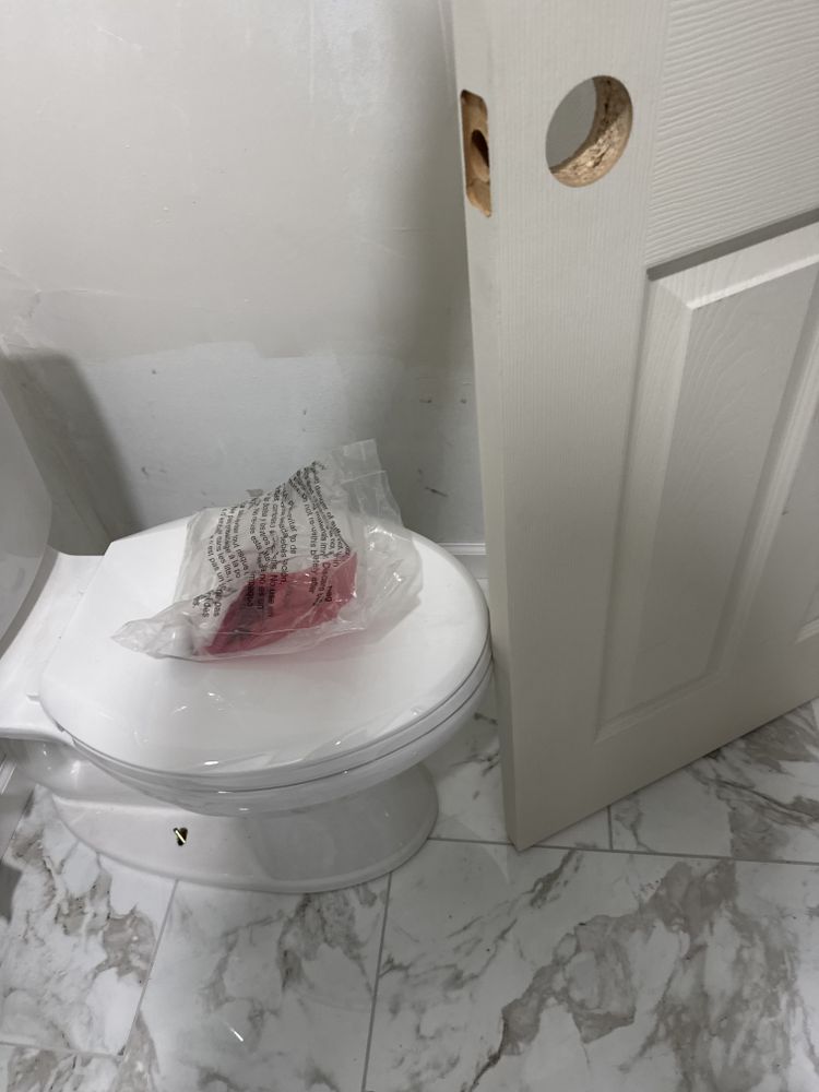 Makanda master and full bath for Dead Tree General Contracting in Carbondale, Illinois