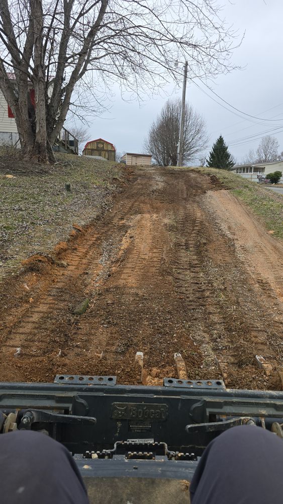 All Photos for Williams Lawn and Land in Sharps Chapel, TN