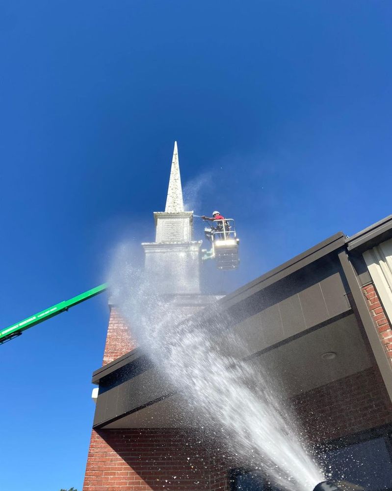 House and Roof Softwash for Oakland Power Washing in Clarksville, TN