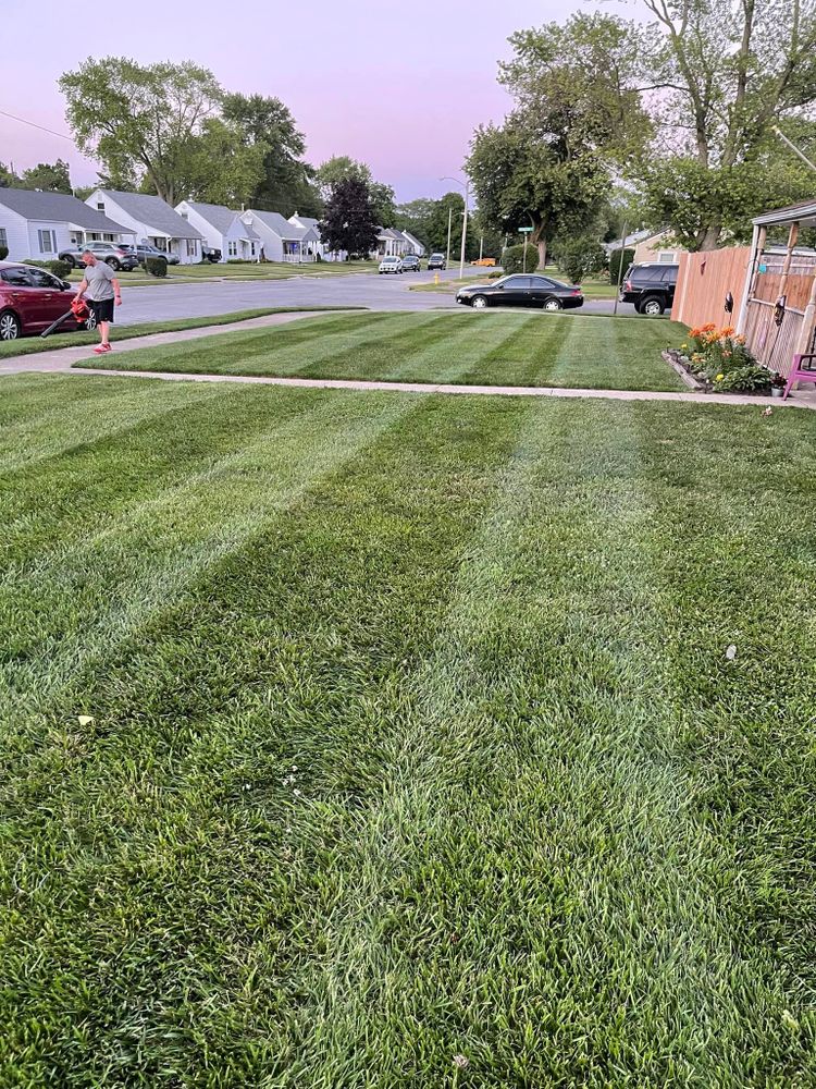 Our professional mowing service will keep your yard looking neatly trimmed and well-maintained all season long. Let us handle the chore of lawn care so you can relax and enjoy your outdoor space. for Cromlish Cuts  in Springfield, OH 