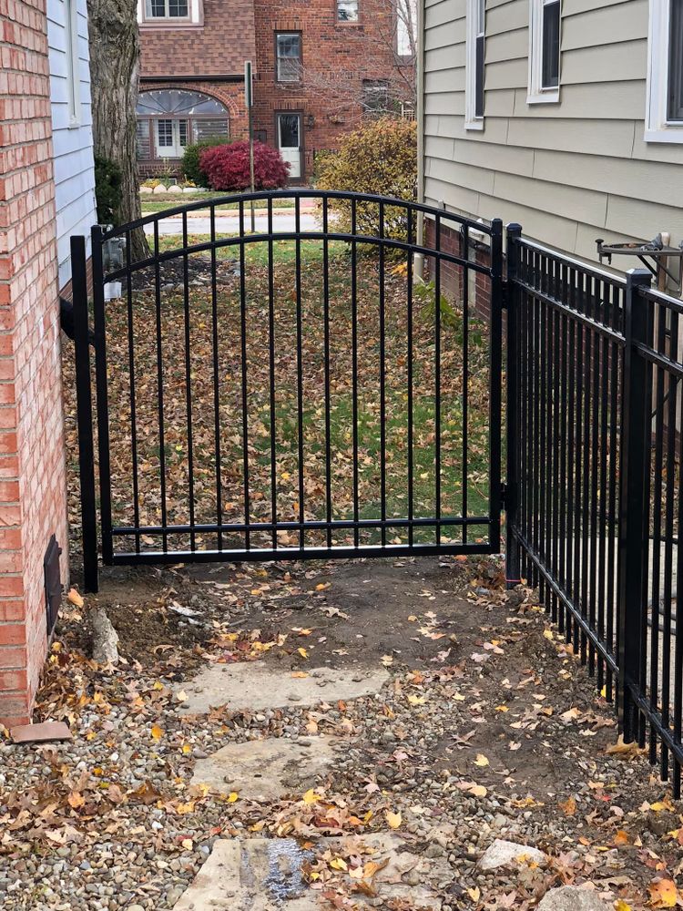 Fences for Daishaun Fencing in Shaker Heights, OH