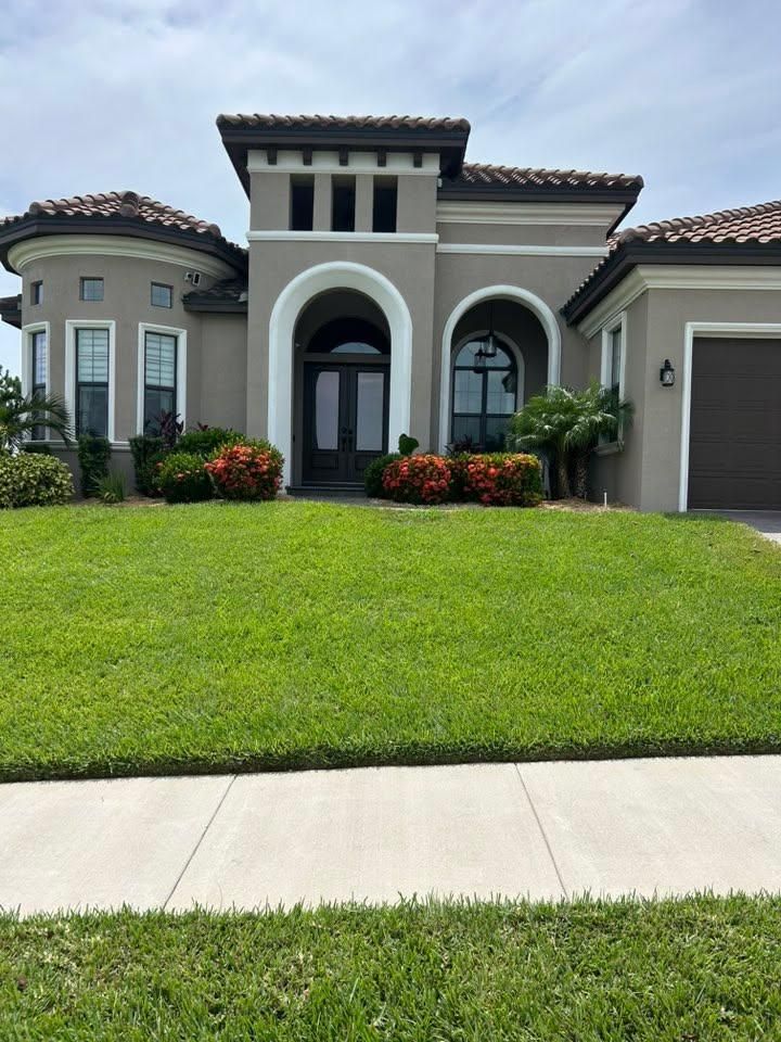 All Photos for Estrada All Pro Lawn Service in Auburndale, Florida