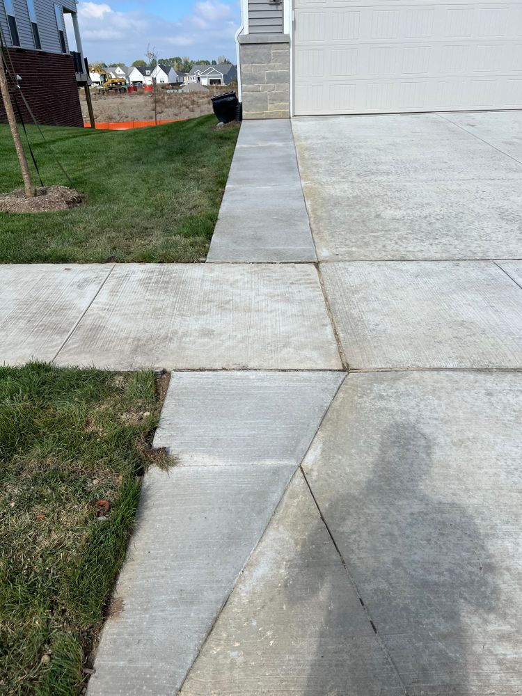 Driveway ribbons/ Add Ons for Ibarra Concrete Services LLC in Detroit, MI