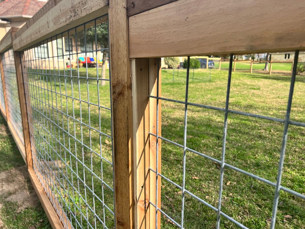 Decorative Wood Fencing  for Pride Of Texas Fence Company in Brookshire, TX