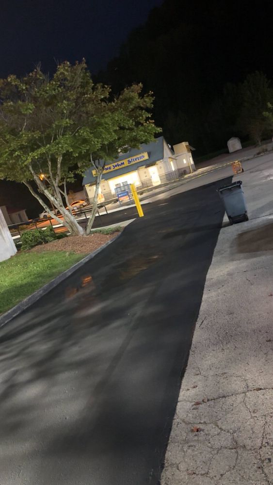 Asphalt for Metzler Paving and Sealcoating in Jacksboro, TN