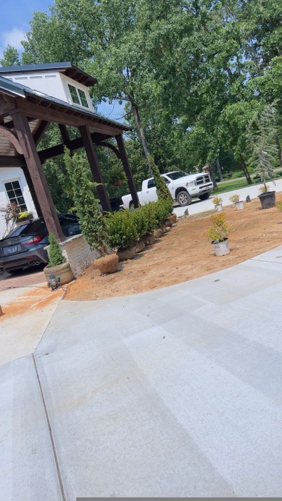 Flower Bed Installations for Adams Lawn Service & Landscaping, Inc. in Shelbyville, TN