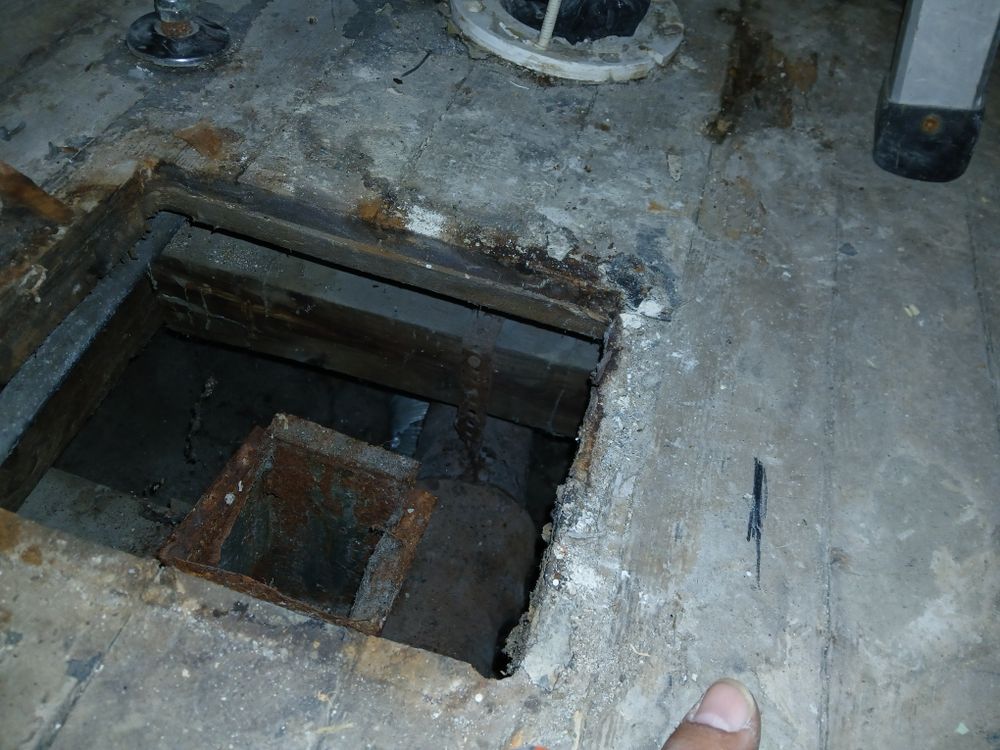 Steeleville bath for Dead Tree General Contracting in Carbondale, Illinois