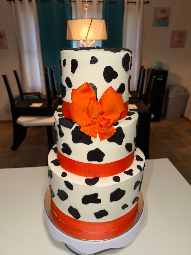 Custom Cakes and Cupcakes for Crumble Creations in Springfield, IL