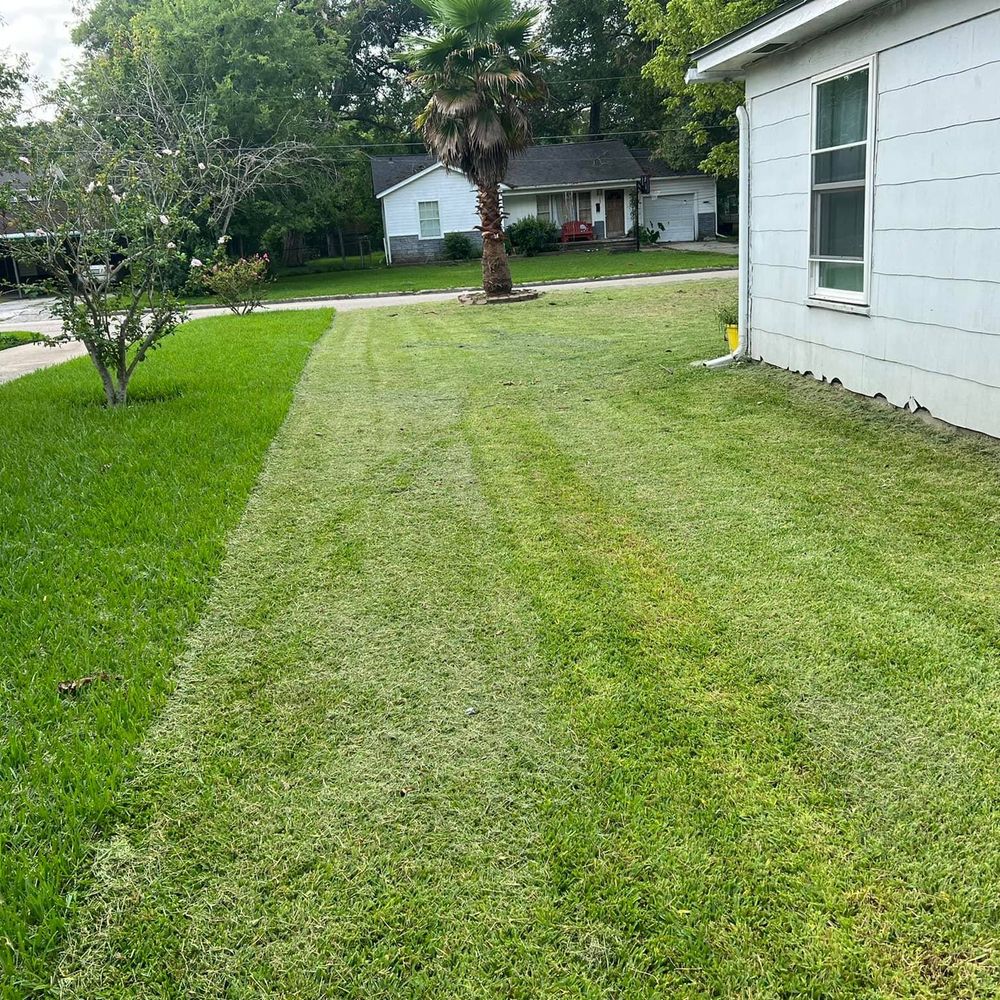 Bobby’s lawn services team in Baytown, TX - people or person