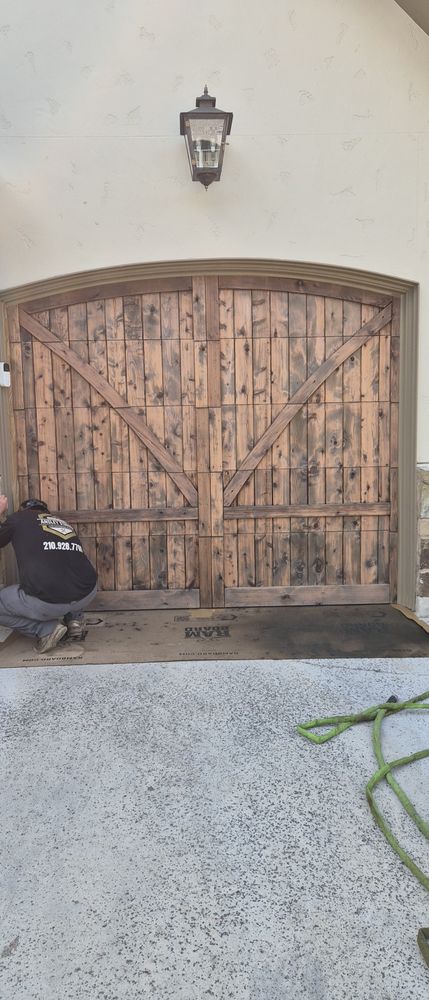 Fence soft wash & staining for Ansley Staining and Exterior Works in New Braunfels, TX