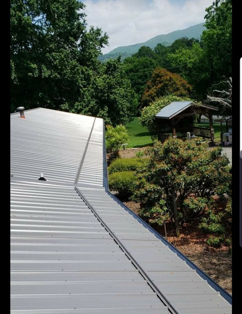 All Photos for Dotson Seamless Guttering in Mars Hill, NC
