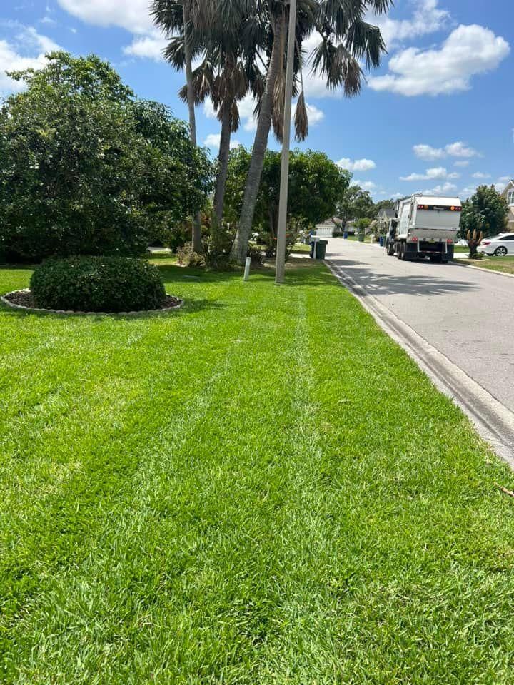 All Photos for Estrada All Pro Lawn Service in Auburndale, Florida