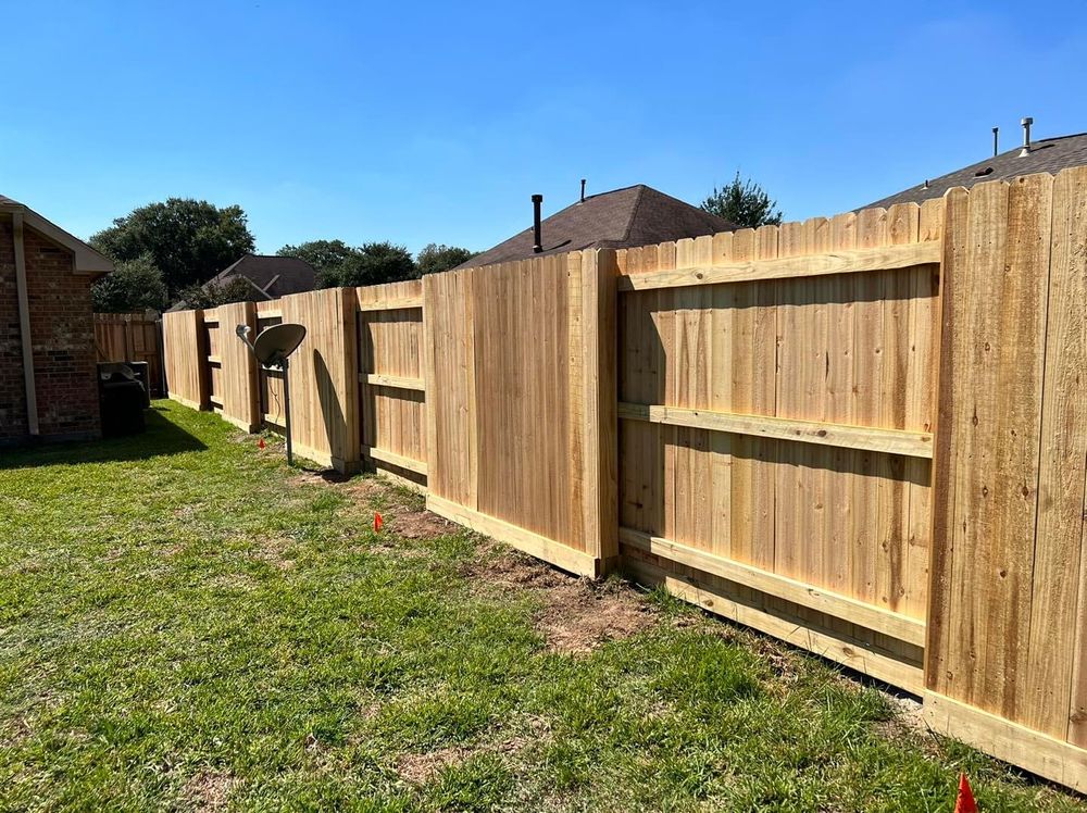 Privacy 3 Rail Cedar Fencing for Pride Of Texas Fence Company in Brookshire, TX