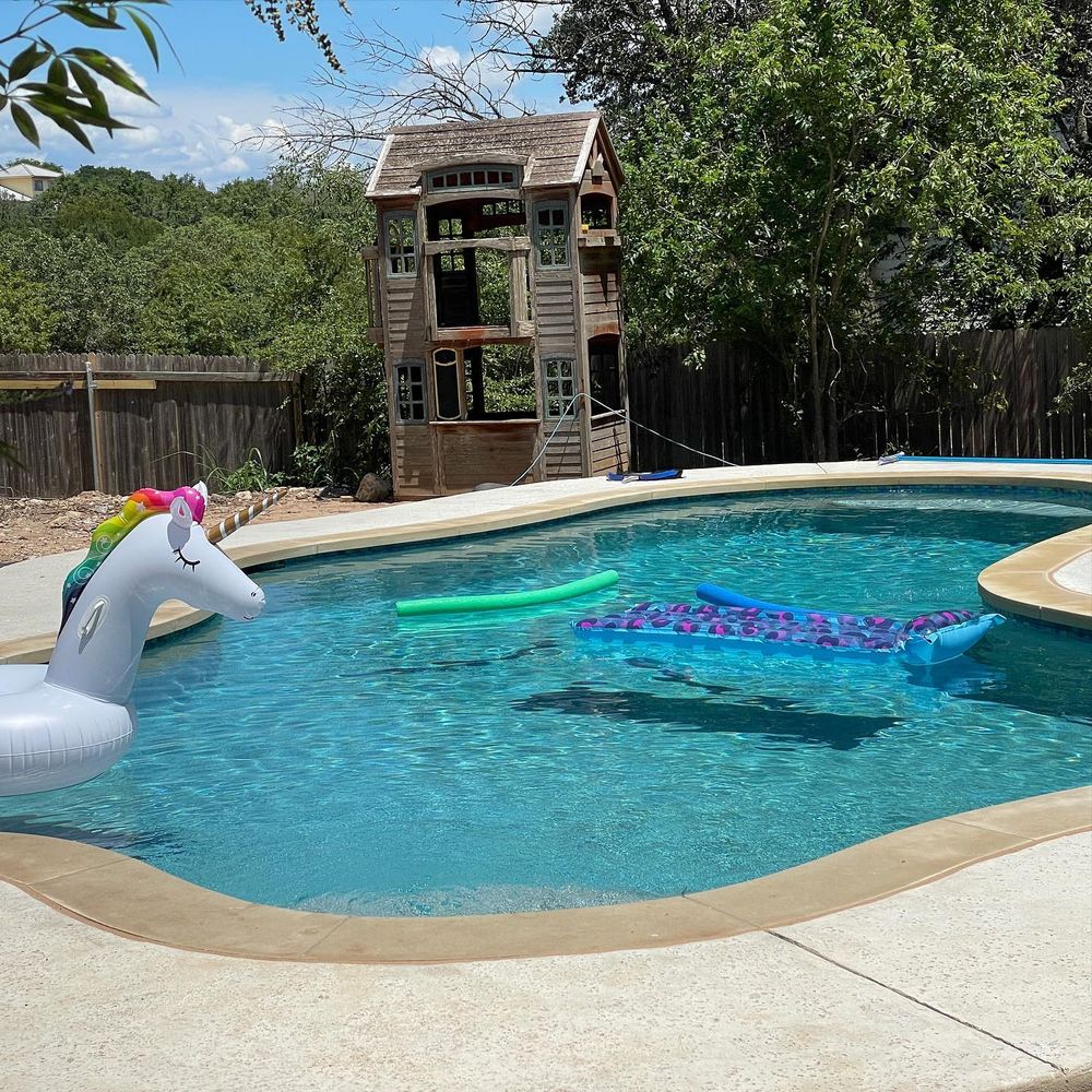 Custom Pool for Just Great Pools in Lakeway, TX