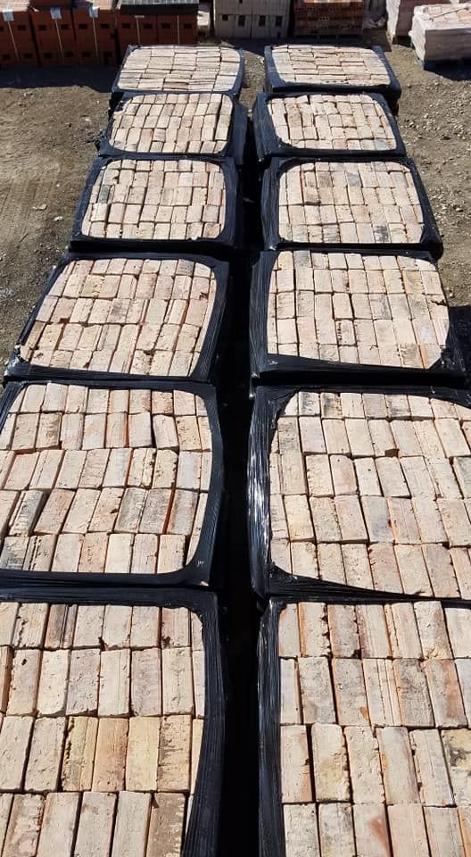 Our Bulk Brick Delivery service ensures prompt and reliable transportation of high-quality bricks directly to your home, streamlining your paving or hardscaping project with efficiency and convenience. for Huttash Brick Sales in Dallas, TX